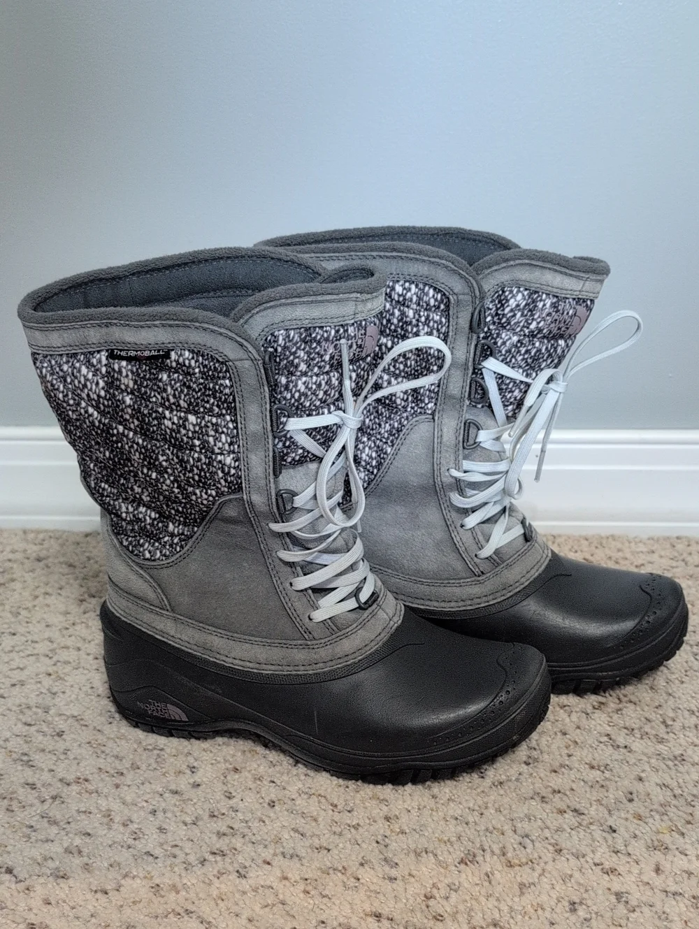 The North Face Women's Mid Thermoball  Insulated Winter Boot Size 7